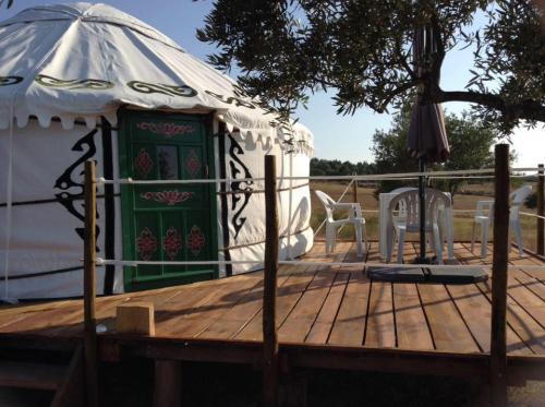 yurt-with-decking